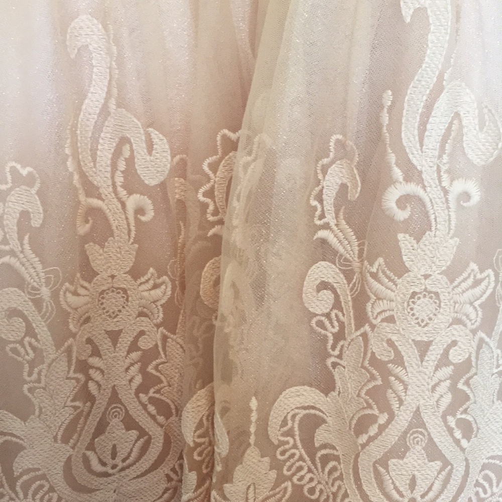 Dress - Picture 3 of 3